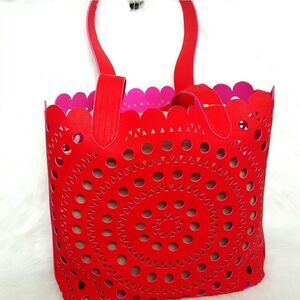 Elizabeth Arden tote bags
